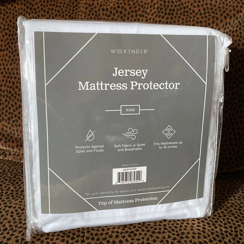 WEEKENDER Jersey Mattress Protector - KING - White - NWOT